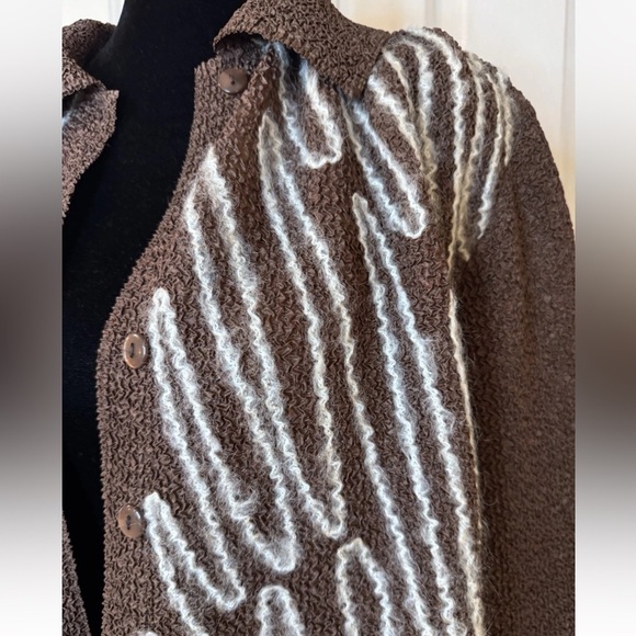 Japanese Jacket Top Sz L Brown All Over Pleats Button Up Lightweight Party Work - Picture 3 of 7
